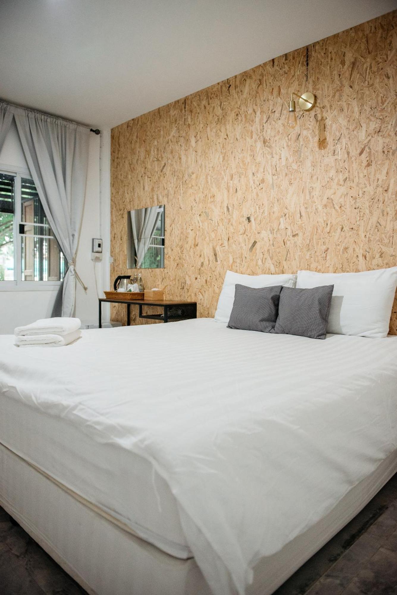 Lamoon Boutique Hotel Szuphanburi Szoba fotó